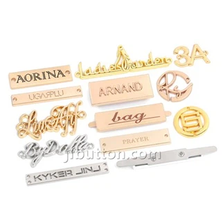 Metaletiketter til beklædning